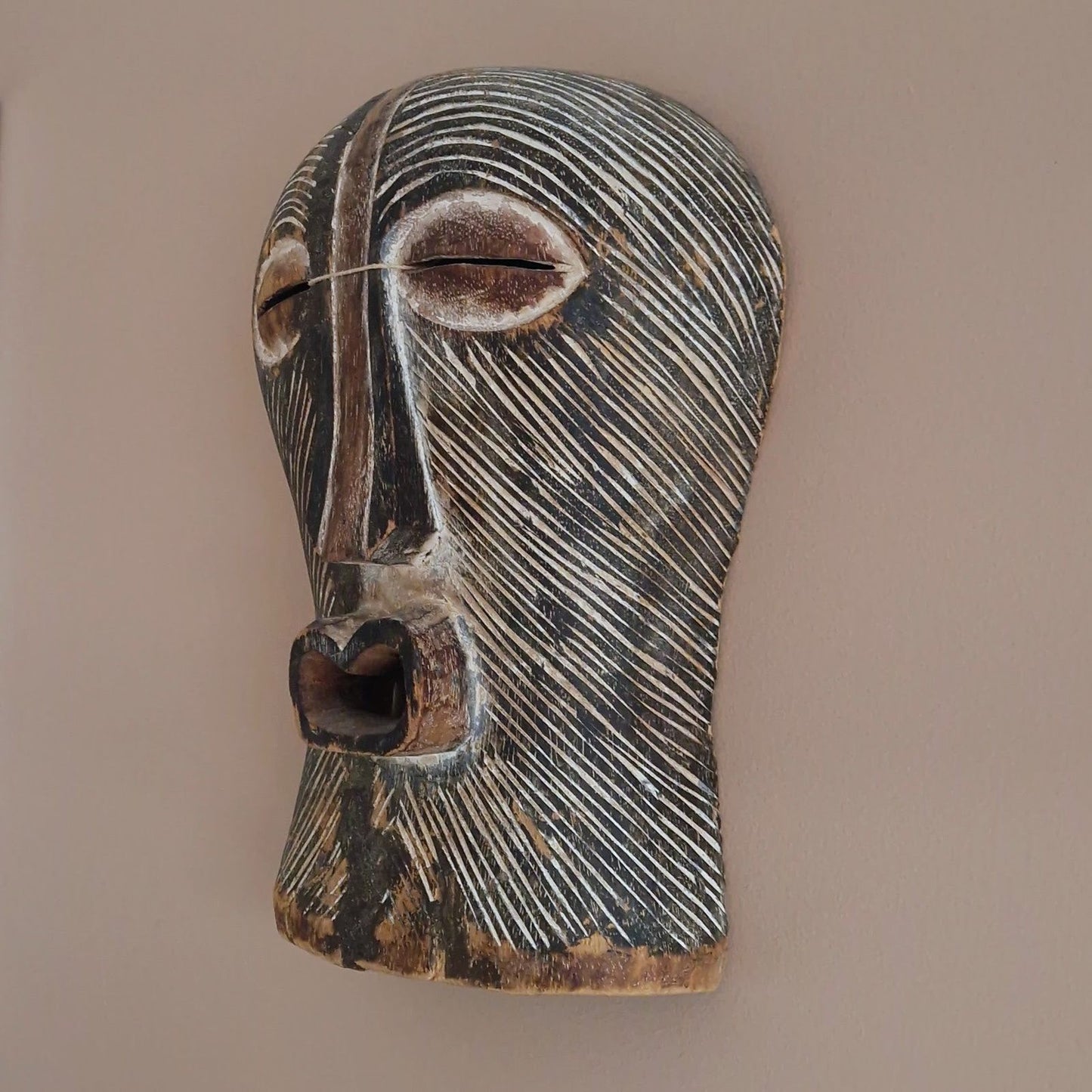 Dance mask, Kifwebe, Songye, Congo.